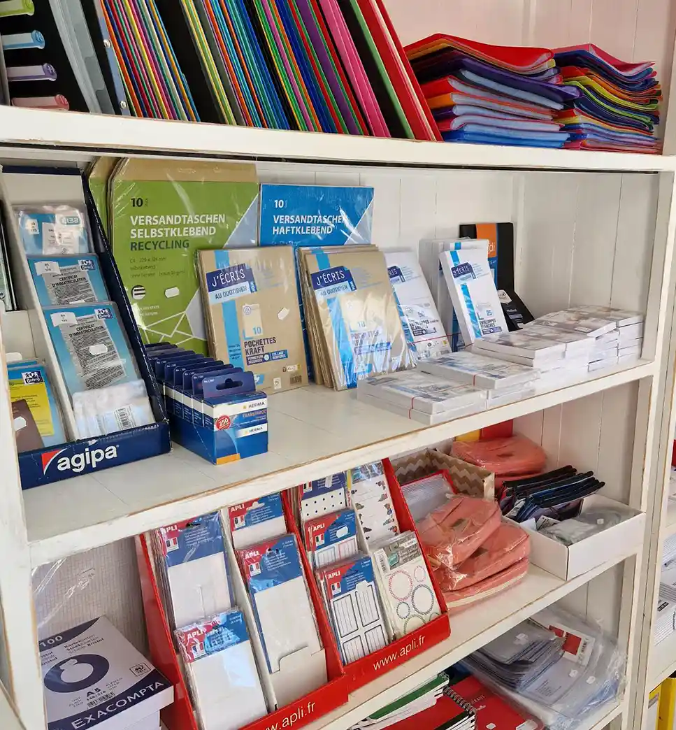 Presse et papeterie chez Bibiche à Roquebillière