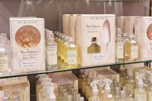 Bijoux et parfums chez Bibiche à Roquebillière